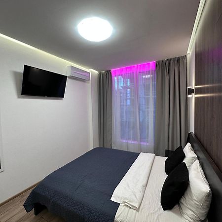 Rybalsky Studio Apartment Dnipro View Kiev Extérieur photo