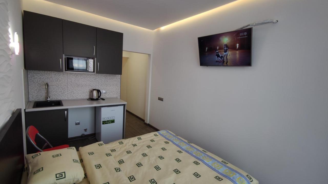 Rybalsky Studio Apartment Dnipro View Kiev Extérieur photo