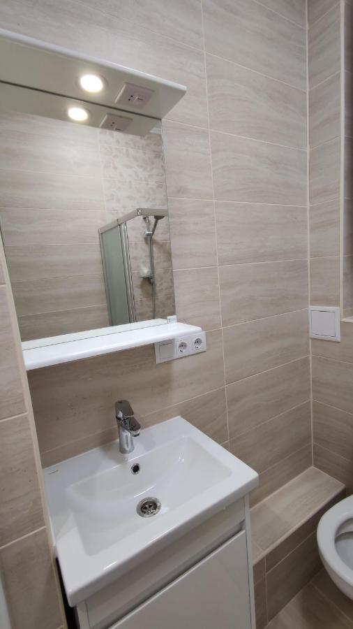 Rybalsky Studio Apartment Dnipro View Kiev Extérieur photo