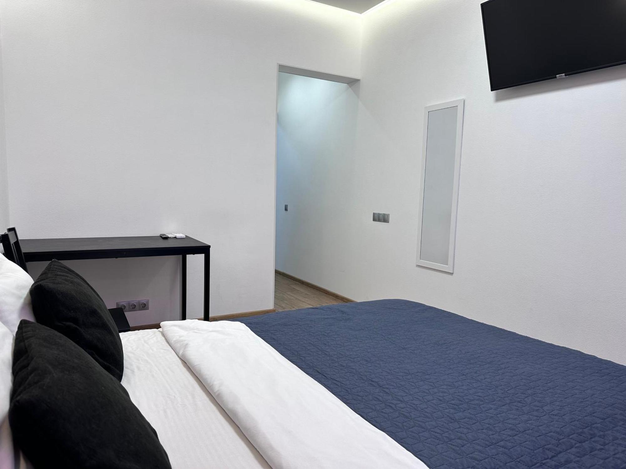 Rybalsky Studio Apartment Dnipro View Kiev Extérieur photo